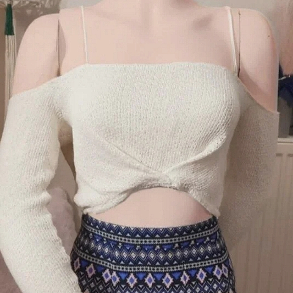 Rare Knit Drop Shoulder Long Sleeve croptop